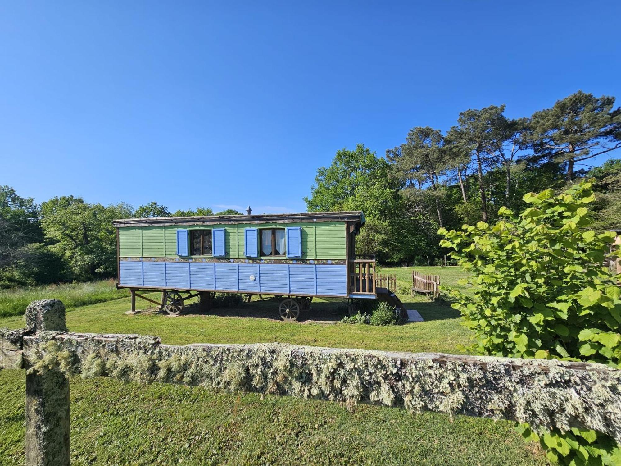 Roulotte Fleur Des Champs Villa Sigalens Екстериор снимка